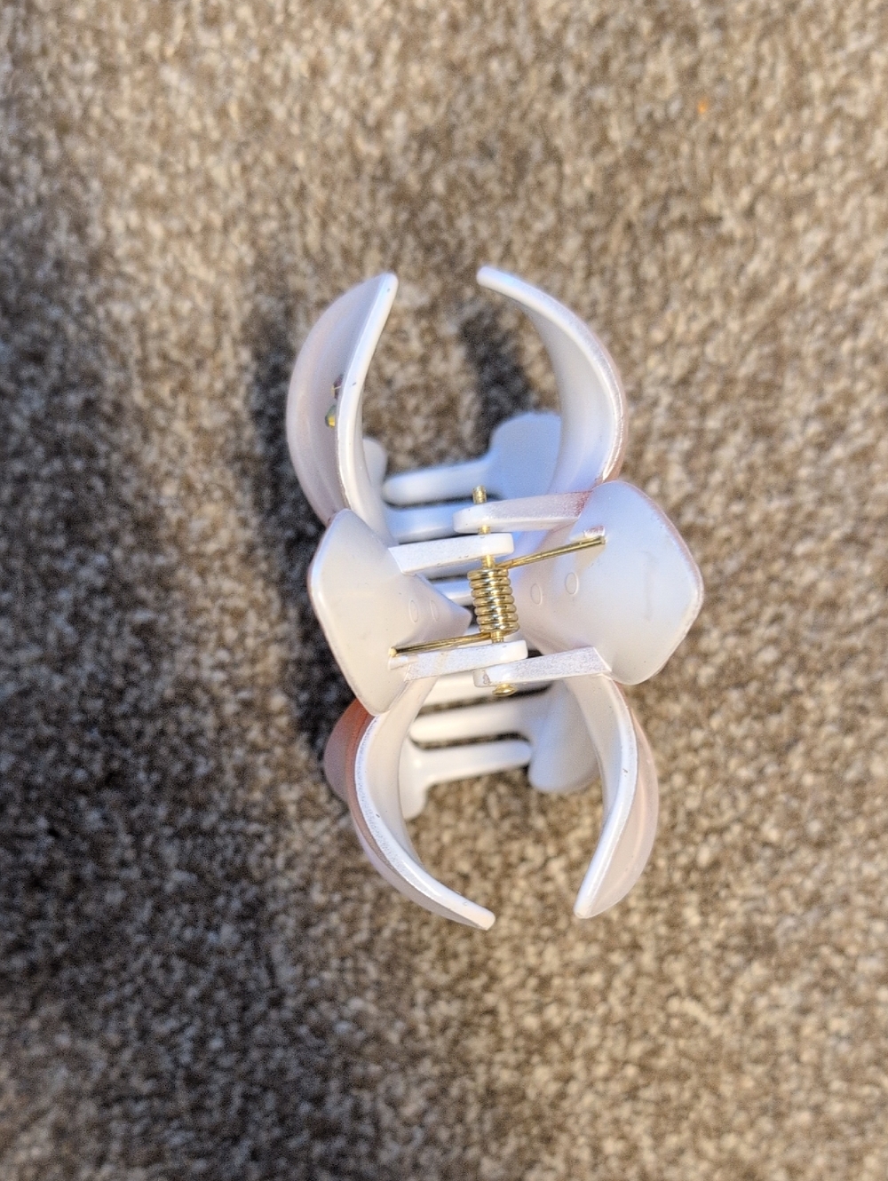 NWOT Plumería Hair Clip - Picture 2 of 5